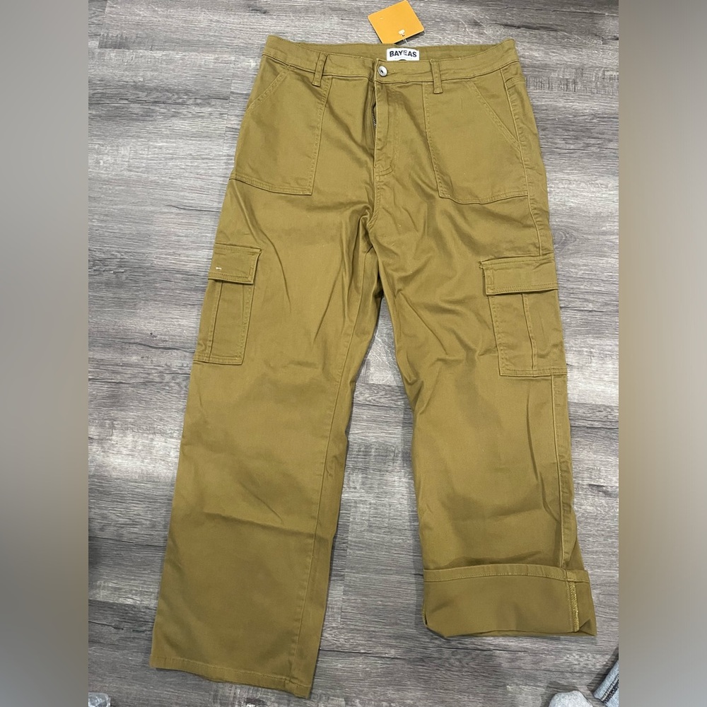 Women’s olive Cargo Pants